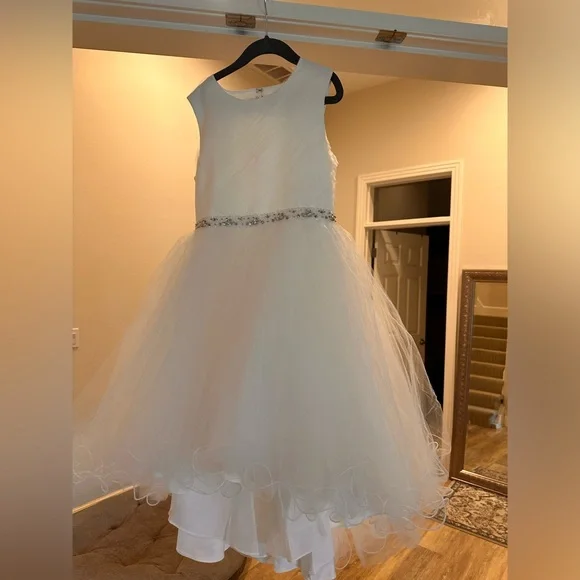 Ivory Chantilly Place Girls Formal Dress with Keyhole Back and Beading